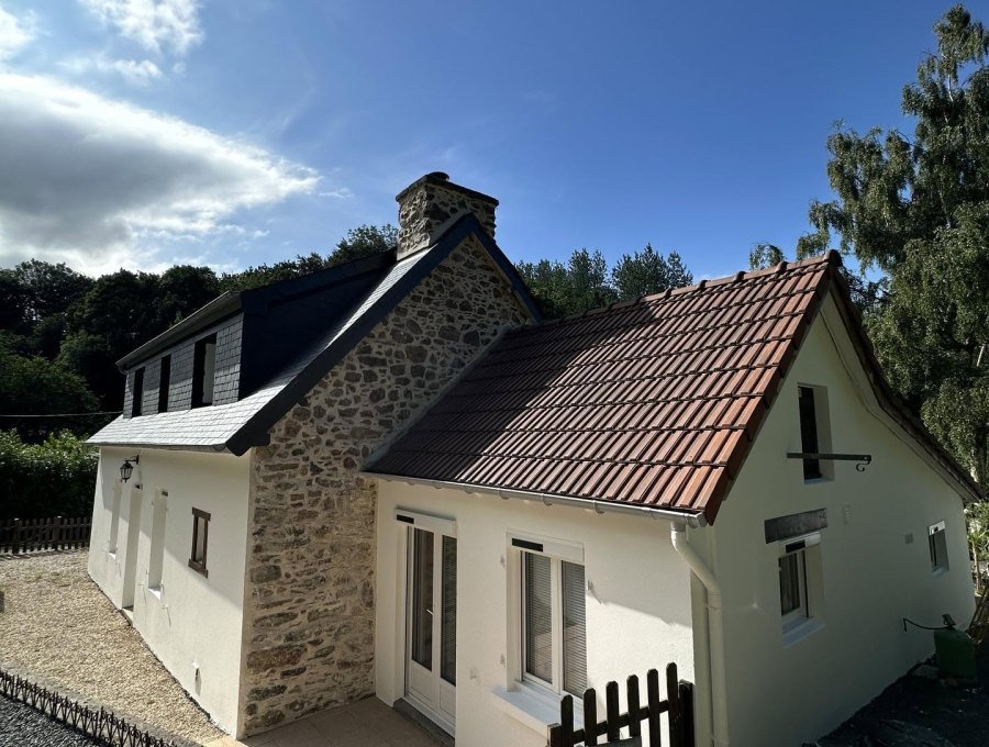 Façades, dessous de toit, boiseries et portail, Ploubazlanec