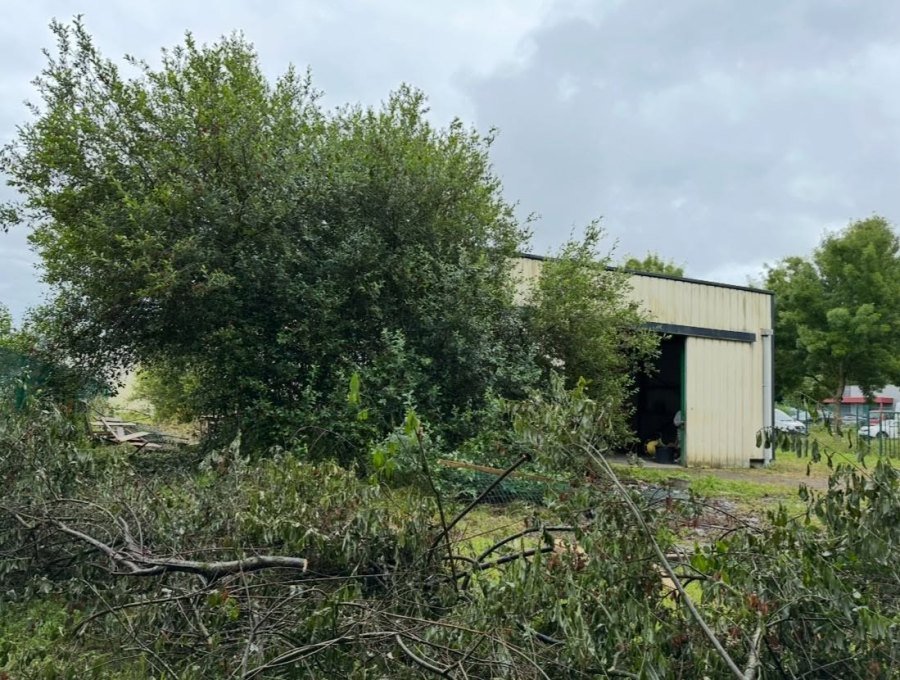 Notre dépôt : bardage repeint en anthracite, Paimpol