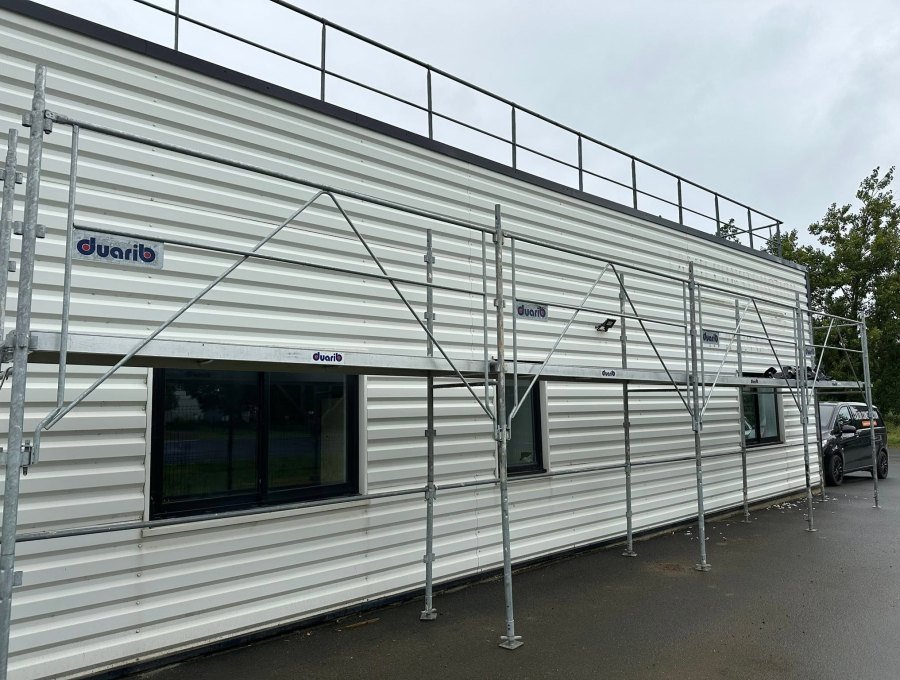 Peinture du bardage d'un bâtiment d'activité, Paimpol