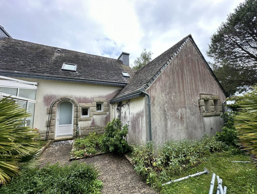 Ravalement d'une maison aux encadrements de granit