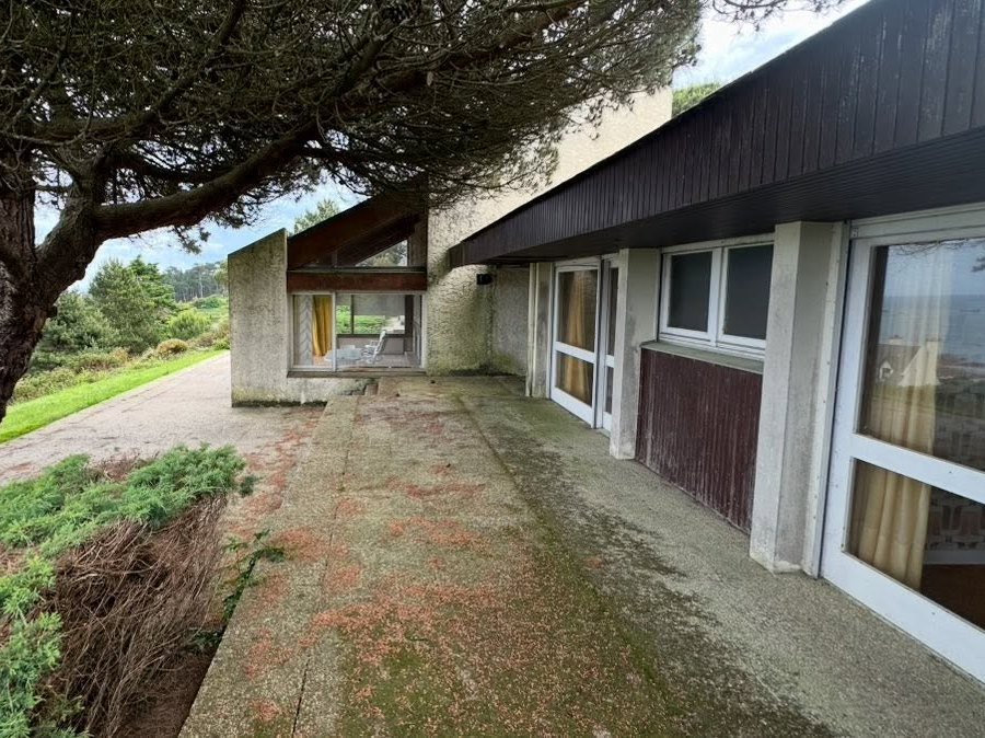 Ravalement d'une maison face à Bréhat, Ploubazlanec