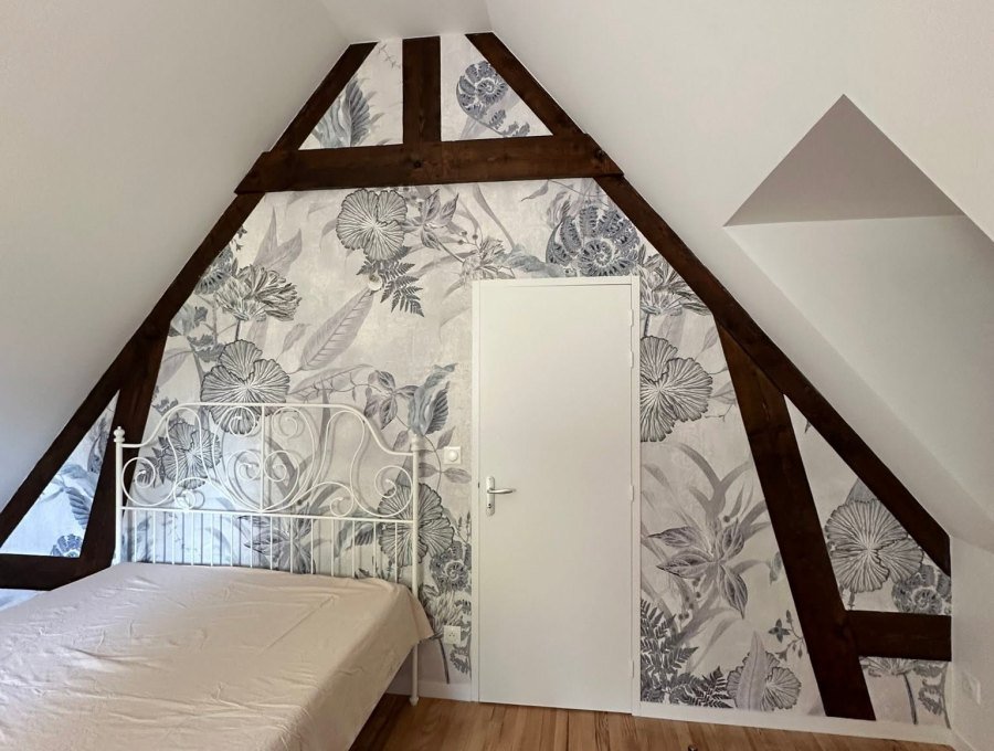 Un étage rénové : murs, plafonds et parquet vitrifié